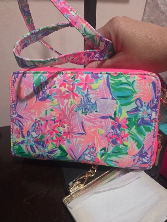 Disney Lilly Pulitzer small crossbody - Picture 5 of 16